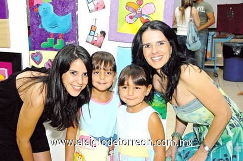 28062010 Adelina, Andrea, Mariane y Marlene.
