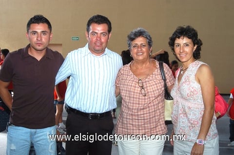 28062010 Omar Paredes, Salvador Vázquez, Lucero Bustamante y Susana Romero.