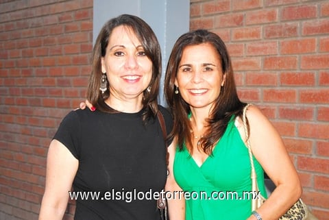 29062010 Frida y Marcela González.