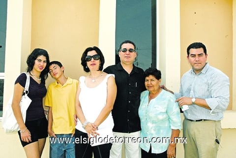 29062010 Karla, Gerardo, Irma y Gerardo Ríos, María Alvarado y Cristóbal Morales, en reciente acontecimiento social.