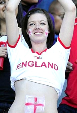 Los ingleses perdieron en la cancha pero ganaron en la tribuna.