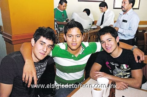 01072010 Omar Murillo, Alejandro Peniche y Eduardo Calzada.