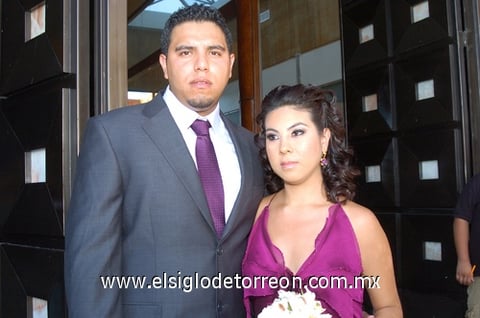 01072010 Jonathan García Arena y Karla González.
