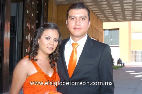 01072010 Ana Lourdes González y César Orduña.