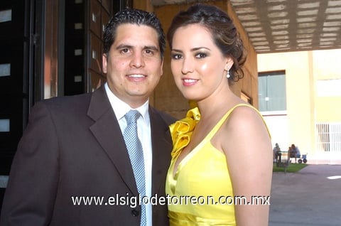 01072010 En pareja. Jorge del Bosque y Selene González de Del Bosque.