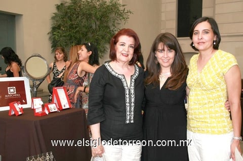 01072010 Maricú Sada, María Fernanda Toraño y Nonó Derbez.