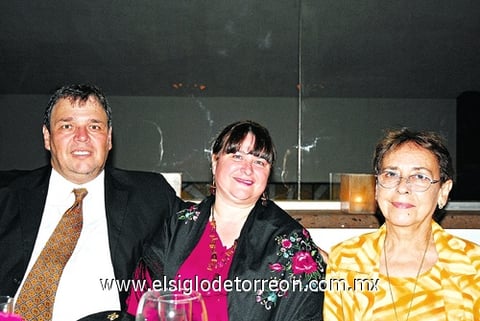 01072010 Nacho, Laura y Carmen.