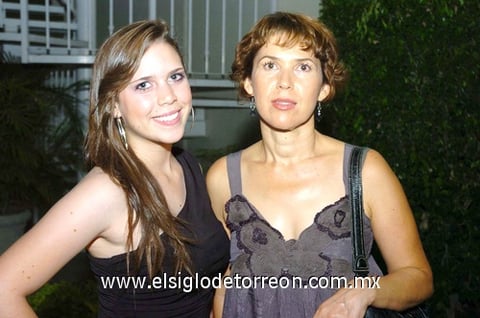 01072010 Nancy Muñoz y Oralia Favela.