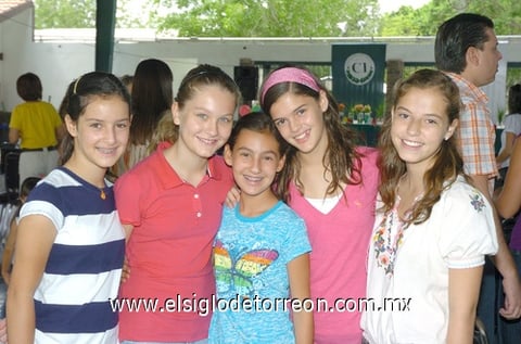02072010 Ximena Villarreal, Valeria González, Mariangel Martínez, Andrea Raygoza y Ana Claudia Arias.