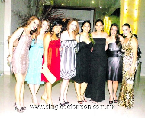Ana, Gaby, Aisilin, María José, Suyin, Susana, Daniela y Karla.