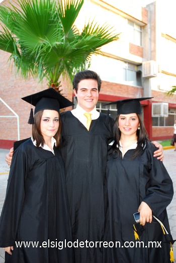 Julia, Paco y Bárbara.