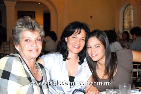 Josie Barocio, Sofía Pérez y Mary Lupe Lazaga.