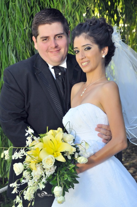C.P. María Elena Velasco Landeros contrajo matrimonio con el C.P. José Luis Valenciana Martínez, en la Catedral del Carmen el viernes cuatro de junio del 2010. Ellos son hijos de los Sres. Ricardo Velasco Reyes y María Elena Landeros Prado; José Luis Valenciana Montes y Patricia Ivonne Martínez Masías.- Estudio Imagine