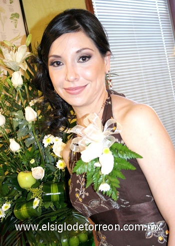 03072010 Miriam Haideé Quezada Trujillo disfrutando de su festejo prenupcial ya que contraerá matrimonio con Jorge Alberto Alcalá García.