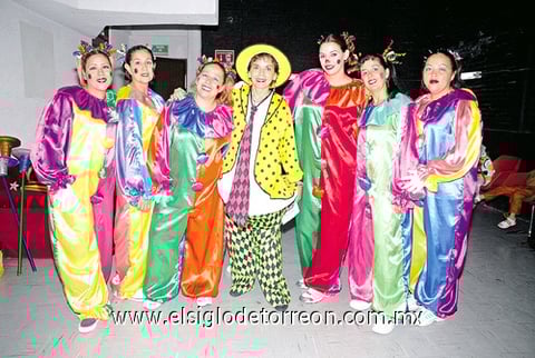04072010 Animadoras. Rosy, Claudia, Annie, Pecky, Perlita, Conchita y Rita.