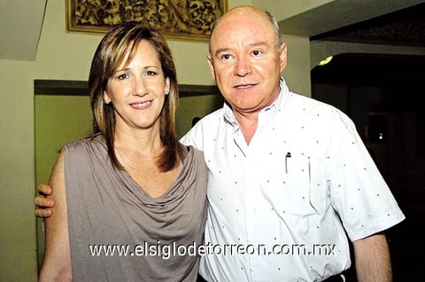 04072010 Espectadores. Adriana Dávalos y Andrés Vara.