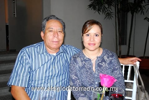 04072010 Javier de la Torre y Vanely Ceballos de De la Torre.