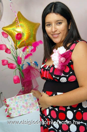 04072010 Con motivo del cercano nacimiento de su segundo bebé, festejaron a Selene Díaz de Saucedo.