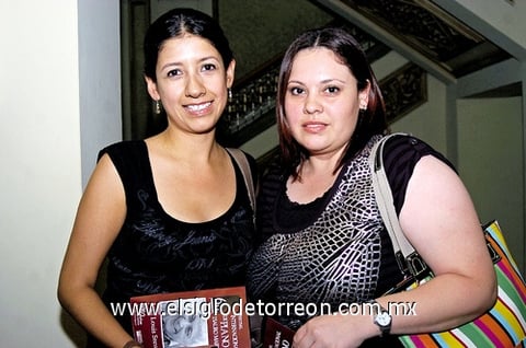 04072010 Arlene Portugal y Alba Olague.