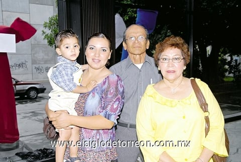 04072010 Familia Castañeda López.
