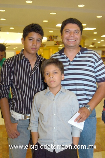 05072010 Sergio, David y Ricardo Martínez.