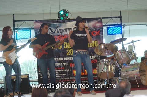 05072010 Músicos. Los jóvenes realizaron una gran presentación musical.