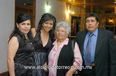 06072010 Alma Aguilera, Lisa Castrejón, María Rosas y Fernando Castrejón.