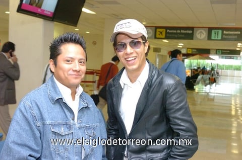 06072010 Ciudad de México. Jorge Álvarez e Ignacio Ávila, llegaron a La Laguna por cuestiones laborales.