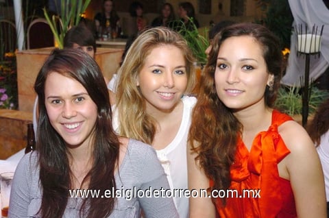 07072010 Rosario Cuéllar, Estefi Dingler y Mariana Guerrero.