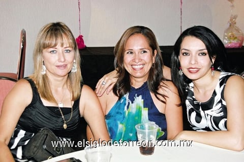 07072010 Flora Martínez de Rodríguez, Blanca Isela y Rosa María Tovar.