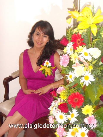 07072010 El 20 de junio un grupo de amigas ofreció un desayuno en honor de Cecilia Correa Torres, con motivo de su próximo matrimonio.
