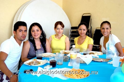 10072010 Pepe Arreola, Jéssica Borrego, Karina González, Monserrat Rodríguez y Violeta Galván.