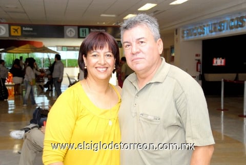 10072010 Las Vegas. Leticia Miramontes de Molina y su esposo Desiderio.