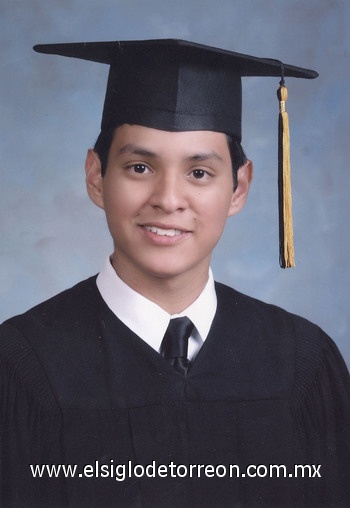 11072010 Armando Torres Piña, lagunero por el mundo que se graduó de Highschool en Estados Unidos, hijo de los también laguneros Armando Torres y Laura Piña de Torres.