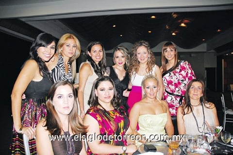12072010 Vanessa, Lorena, Cynthia, Ana, Cristina, Jaqui, Jéssica, Claudia, Roxana, Ginna y Mayte.