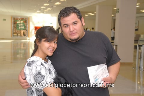 12072010 Ciudad de México. Fernada Peralta y César Alán Peralta se fueron de paseo.