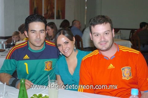 13072010 Pedro, Mary Carmen y Alejandro.