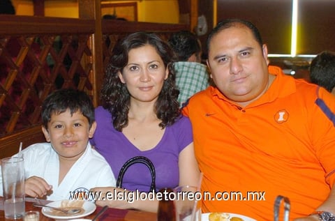 13072010 Miguelito, Mónica y Miguel Abel.
