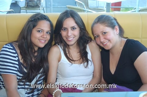 15072010 Rita González, Yolis Acevedo y Ana Isabel Durán.
