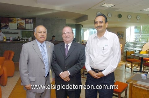15072010 Ciudad de México. Alfredo López Herrera fue recibido por  Federico Sánchez e Indalecio Medina.