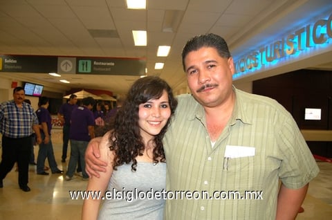 17072010 Cristina Ramírez y Aarón Navarrete junto a Omar Navarrete y Karla Ramírez, en su fiesta prenupcial de parejas.