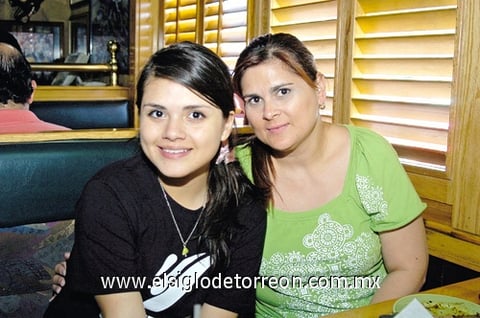 18072010 Vero y Andrea Cháirez.