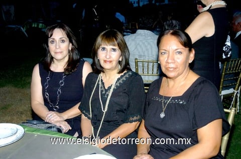 18072010 Lupita de Manzanera, Mayela G. de Barrios y Rosario Barrios.