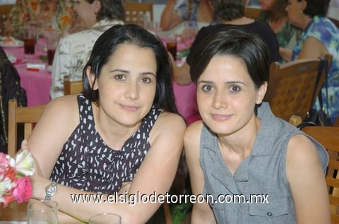 19072010 Mónica y Marcela.