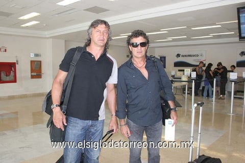 19072010 Sala de espera. Norberto Escoponi y Rubén Omar Romano.