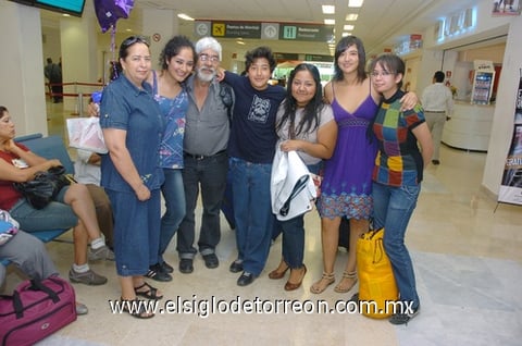 20072010 París. Fatme Sabag regresó y fue recibida por las familias Sabag Meléndez y Martínez Quiroz.