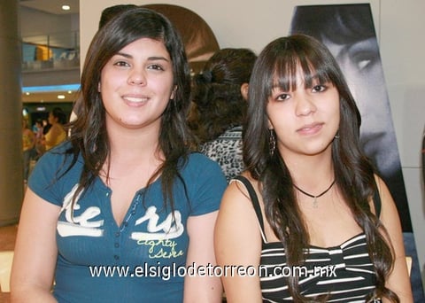 21072010 Marian Venegas y Vanessa González.