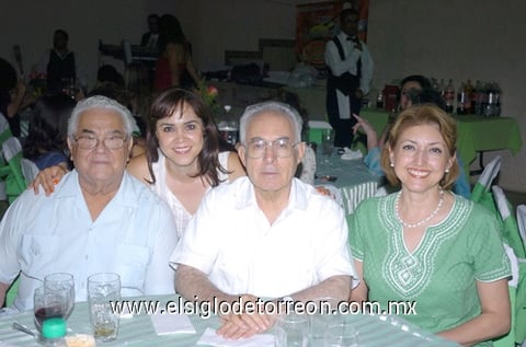 21072010 Mario Mijares, Mariela Mijares de Gómez, Obispo José Guadalupe Galván y Martha Ortega.