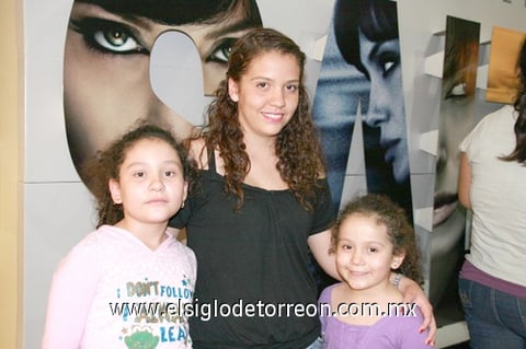 21072010 Kassandra, Kate y Katia.