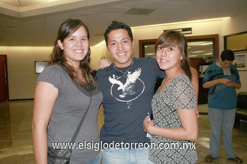 22072010 Mariana, Misael y Hazel.